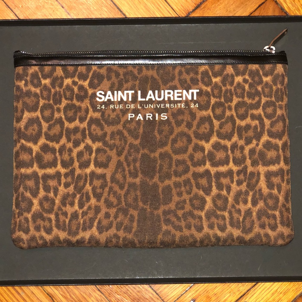 🔸Saint Laurent Pouch🔸BRAND NEW🔸Original Box🔸